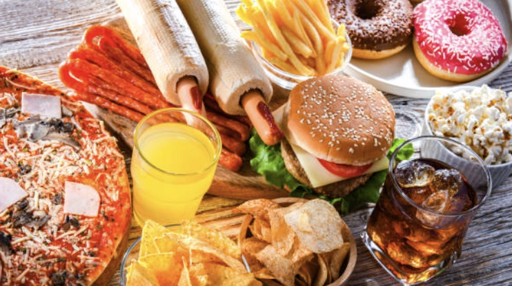 高糖高油的飲食習慣容易鼻頭長痘痘